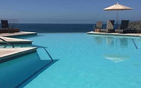 The Dolphins Ocean Front-Beach 2 Bedroom 2Bth